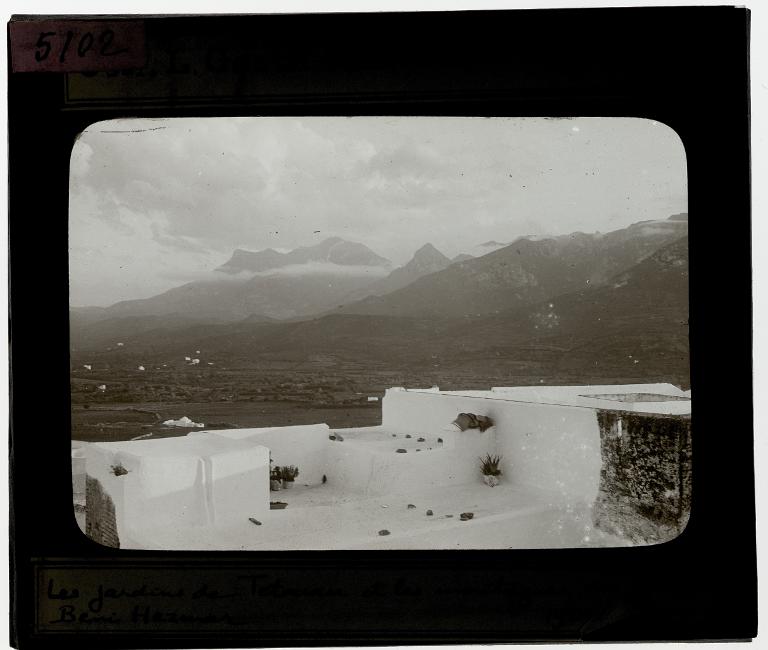 Les jardins de Tetouan et les montagnes de Beni Hezmar