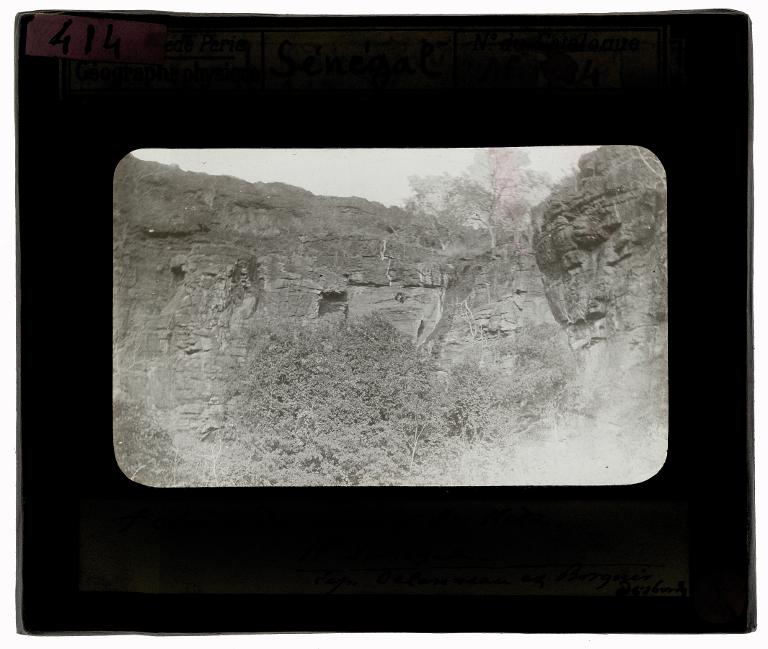 Falaise du massif de Kita